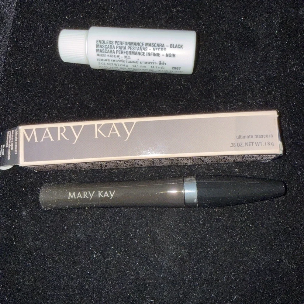 Mary Kay Ultimate Mascara Black : Volumizing‎ Thickening Full Size .28 Oz.  5578